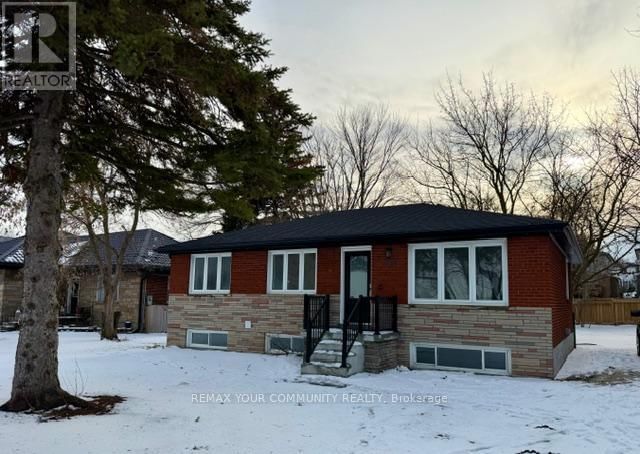 Lower - 130 SIMCOE ROAD Image 1