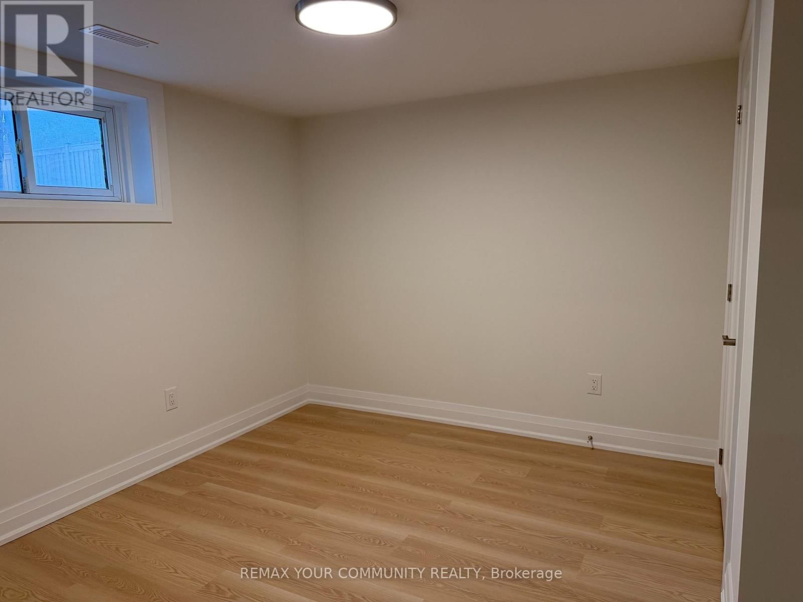 Lower - 130 SIMCOE ROAD Image 18