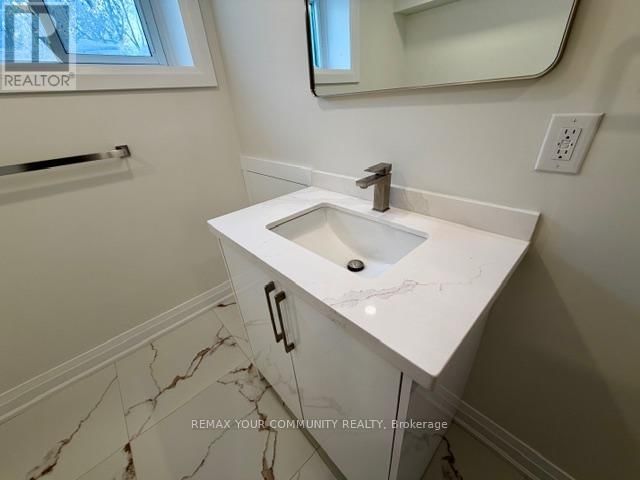 Lower - 130 SIMCOE ROAD Image 21