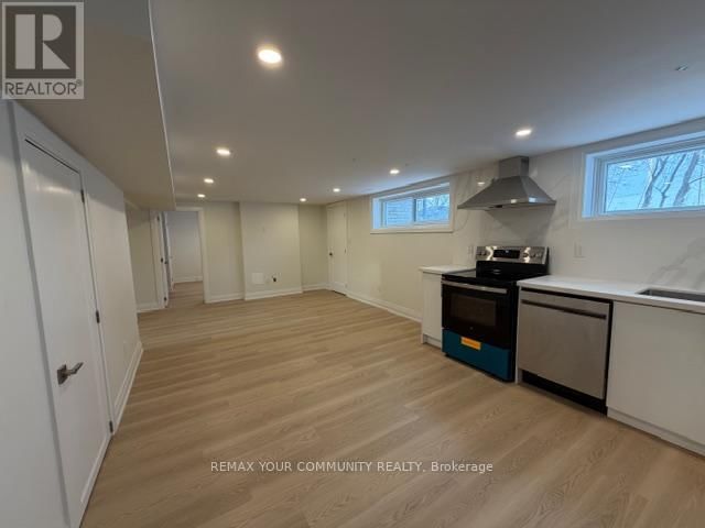 Lower - 130 SIMCOE ROAD Image 9