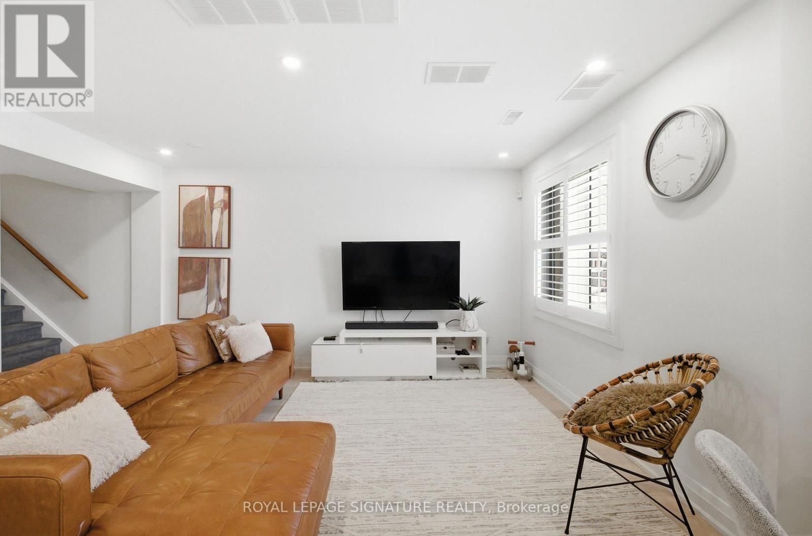 1029 - 75 WELDRICK ROAD EAST Image 5