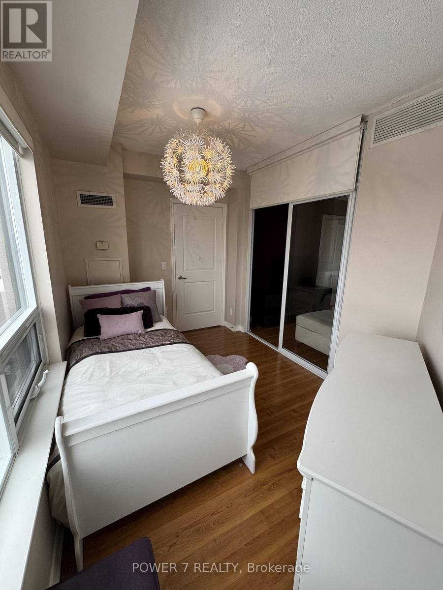 1615 - 9235 JANE STREET Image 11