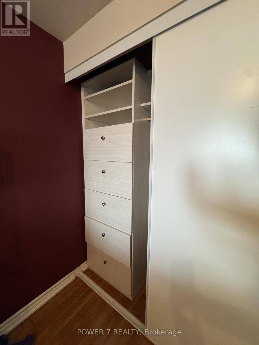 1615 - 9235 JANE STREET Image 15