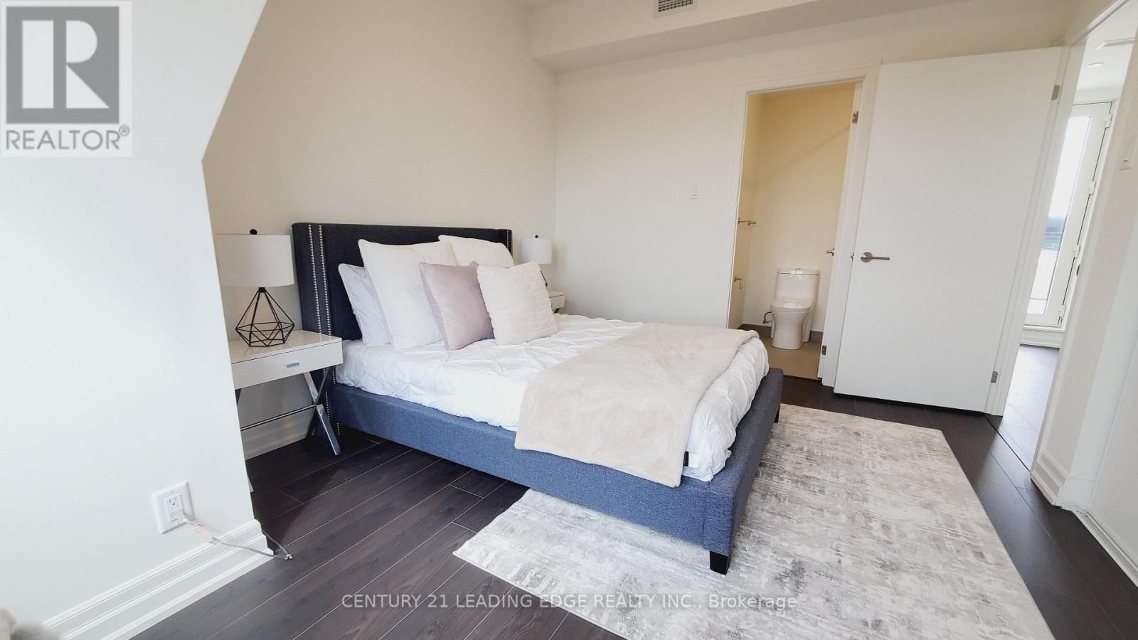 Ph39 - 101 CATHEDRAL HIGH STREET Image 15