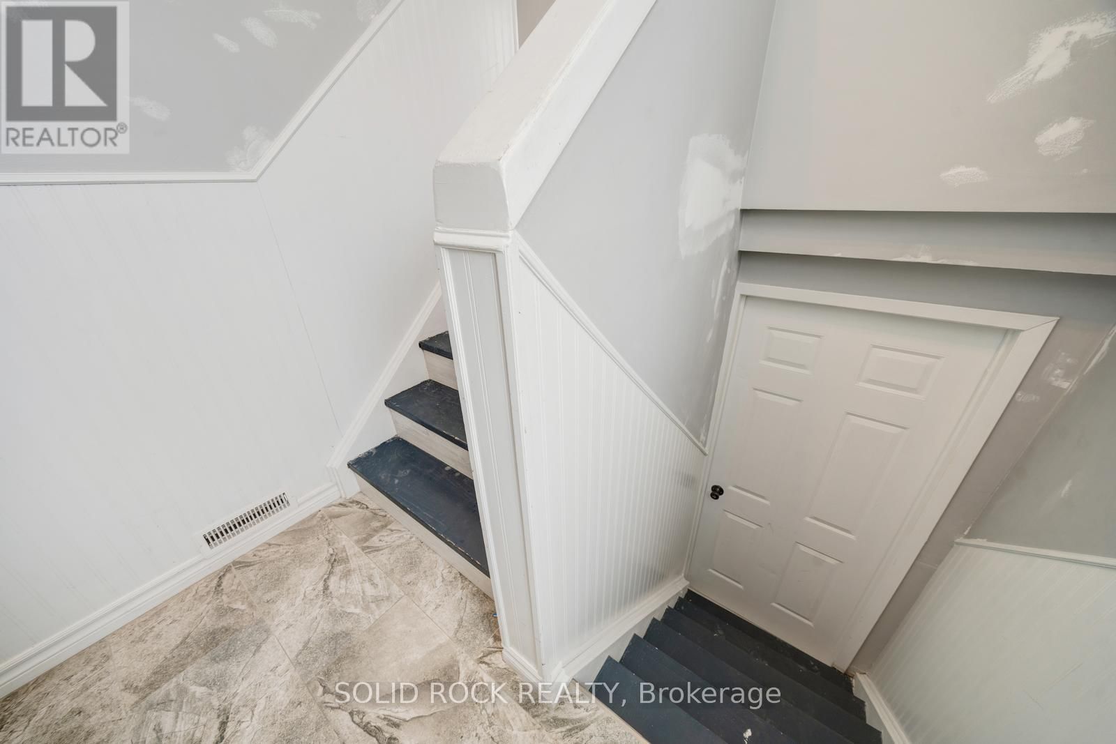 708 JACKSON COURT Image 3