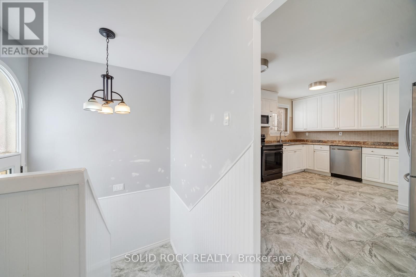 708 JACKSON COURT Image 4