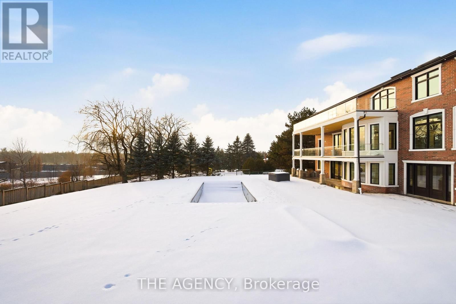 221 BURTON GROVE Image 40