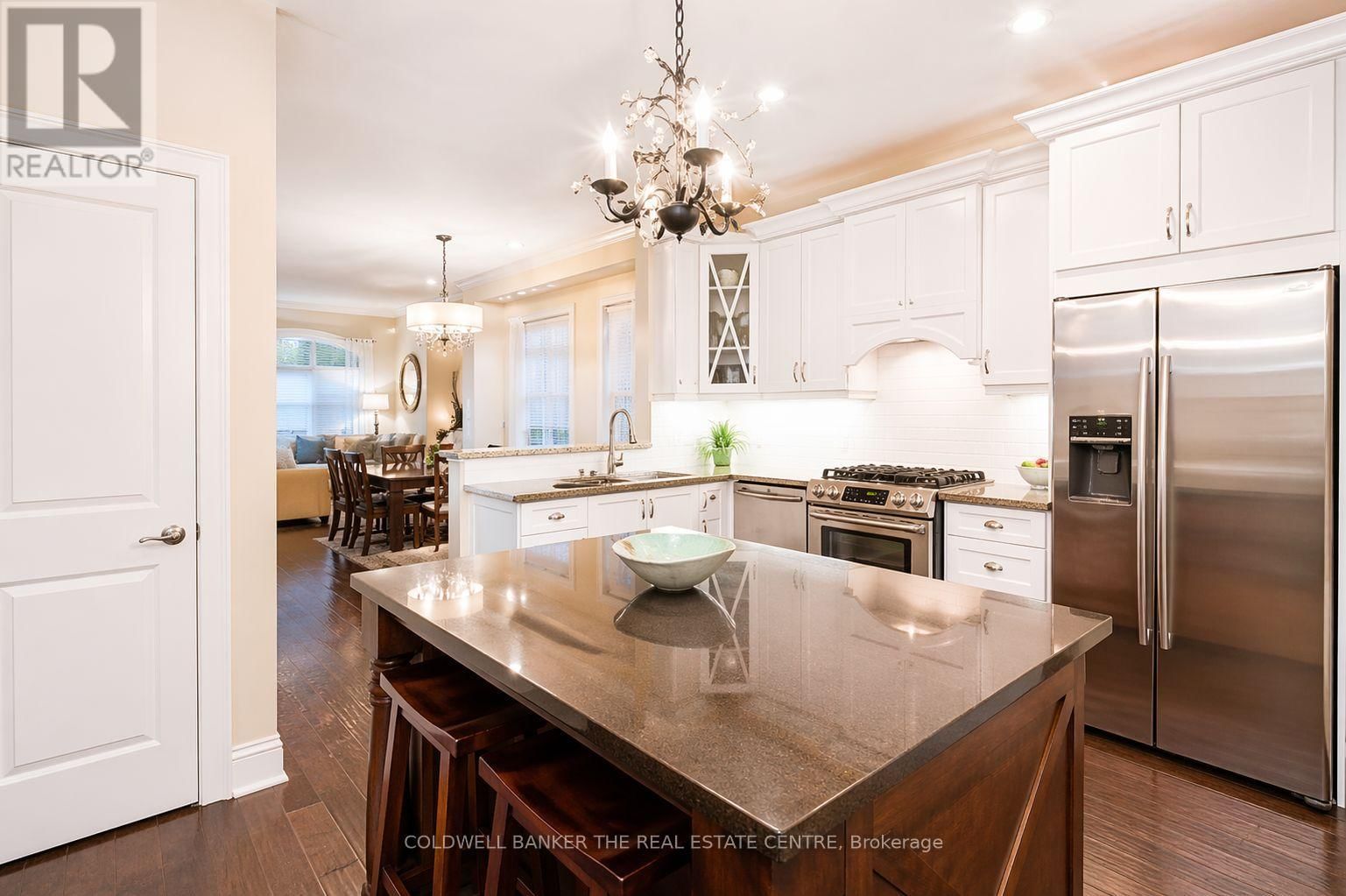 10 POWSELAND CRESCENT Image 4