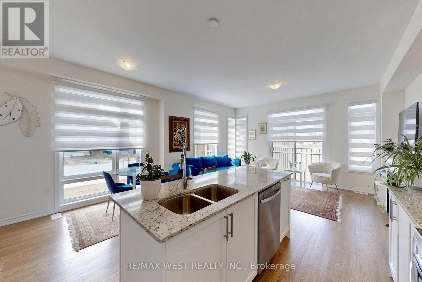 4 HALDIMAND STREET Image 15