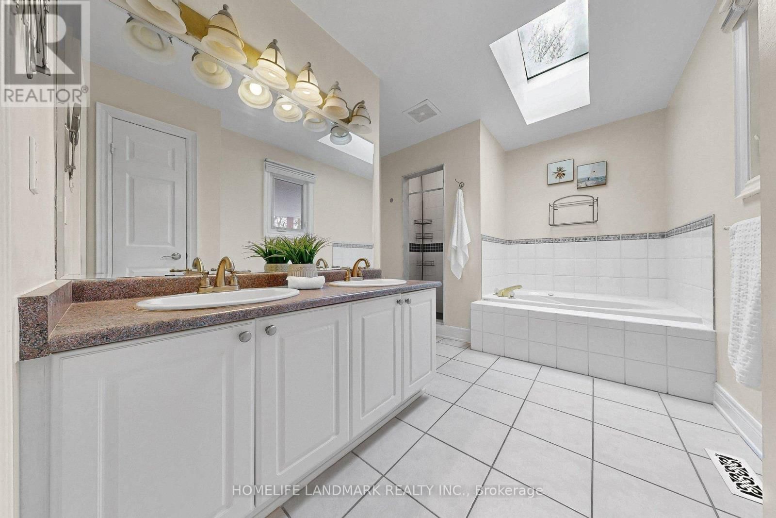 51 EMELINE CRESCENT Image 28