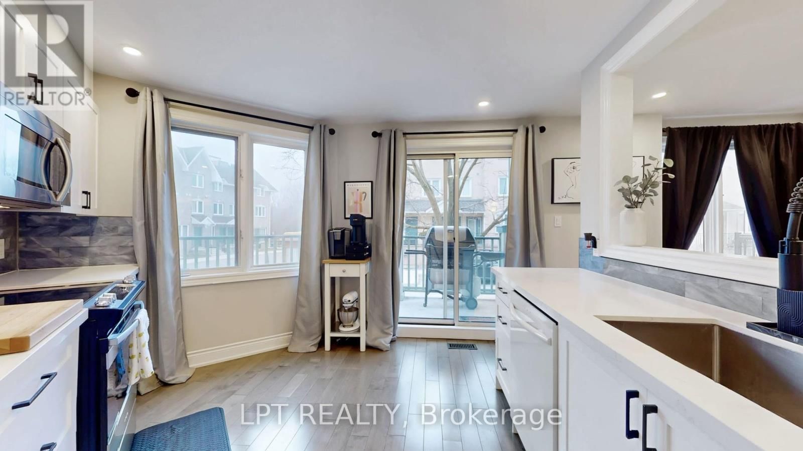 712 - 75 WELDRICK ROAD EAST Image 14