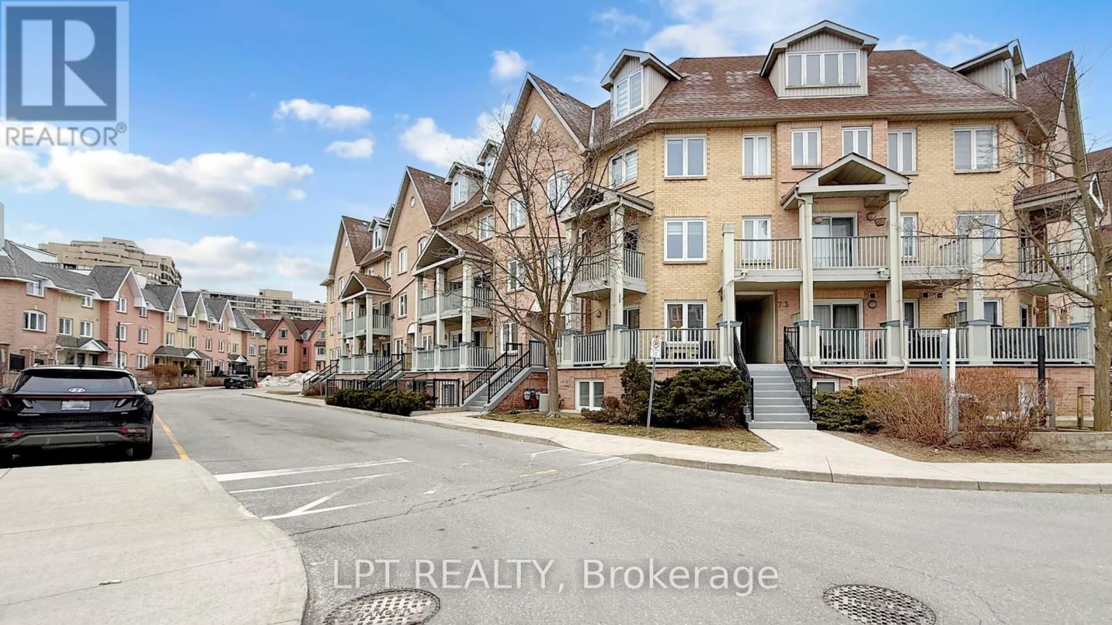 712 - 75 WELDRICK ROAD EAST Image 2