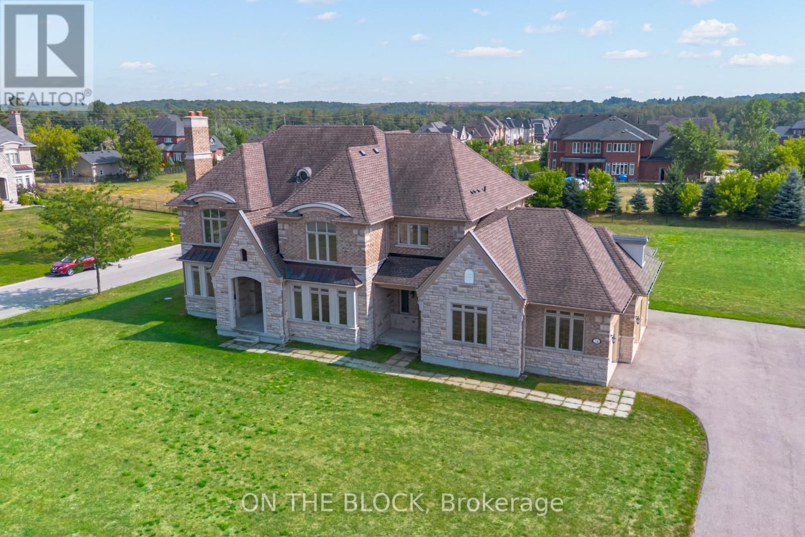 24 WHITEWOOD DRIVE Image 1