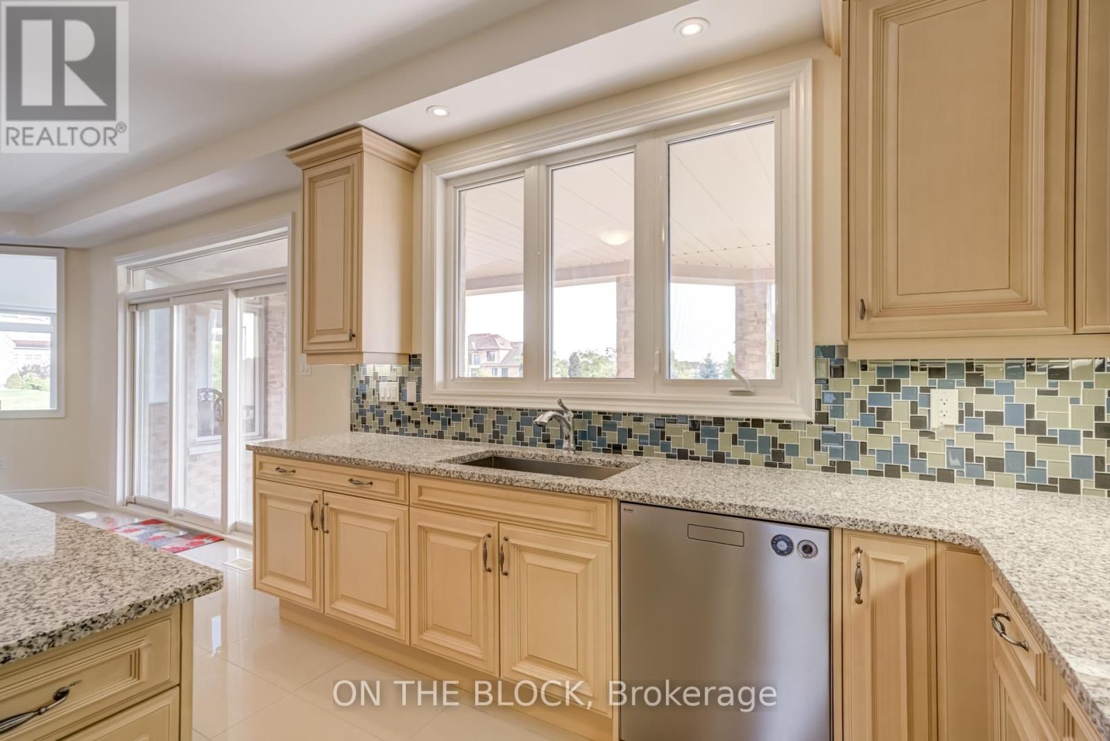 24 WHITEWOOD DRIVE Image 28