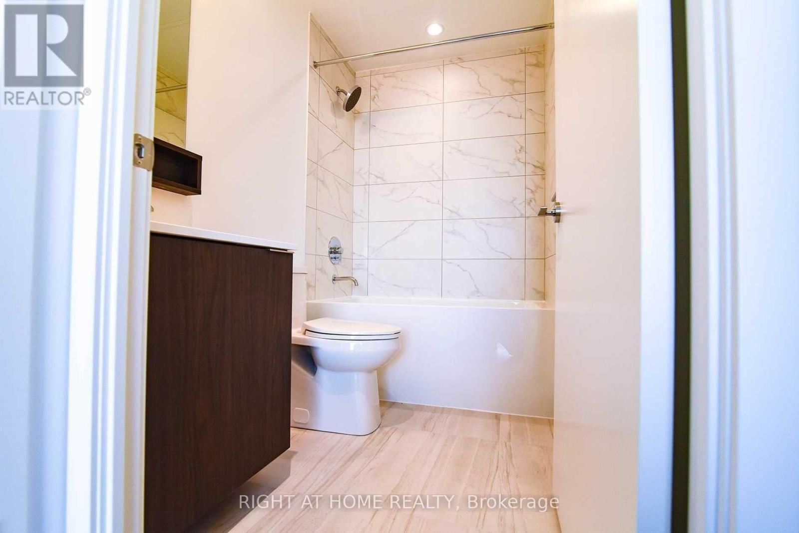 4701 - 5 BUTTERMILL AVENUE Image 12