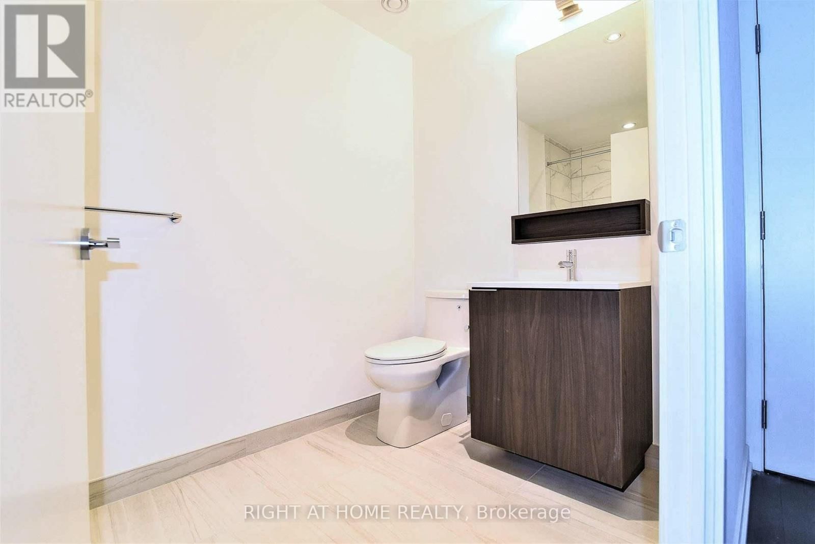 4701 - 5 BUTTERMILL AVENUE Image 8