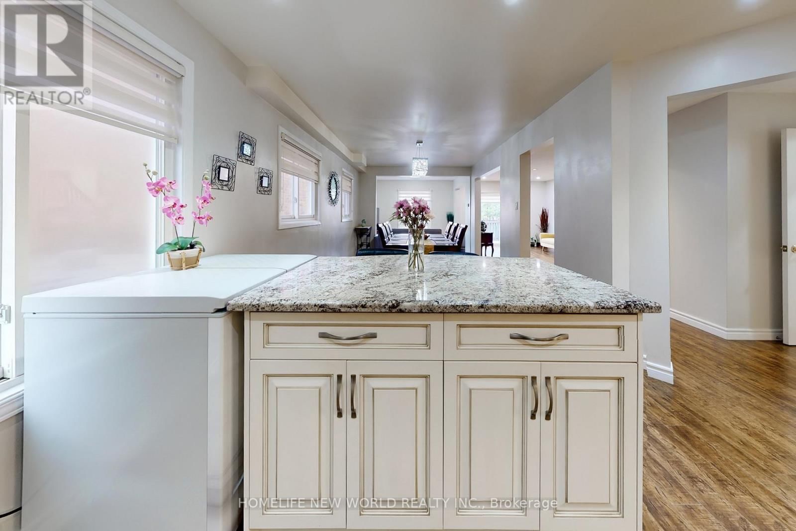 179 CAMPBELL AVENUE Image 16