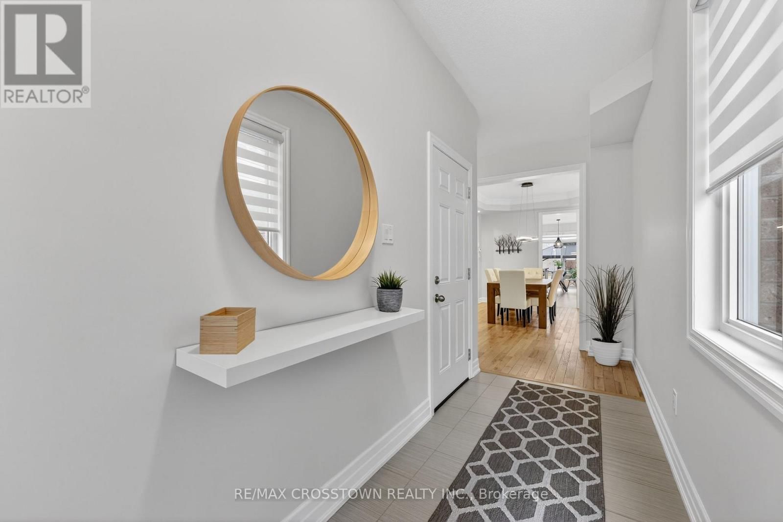 30 HUTTON CRESCENT Image 2