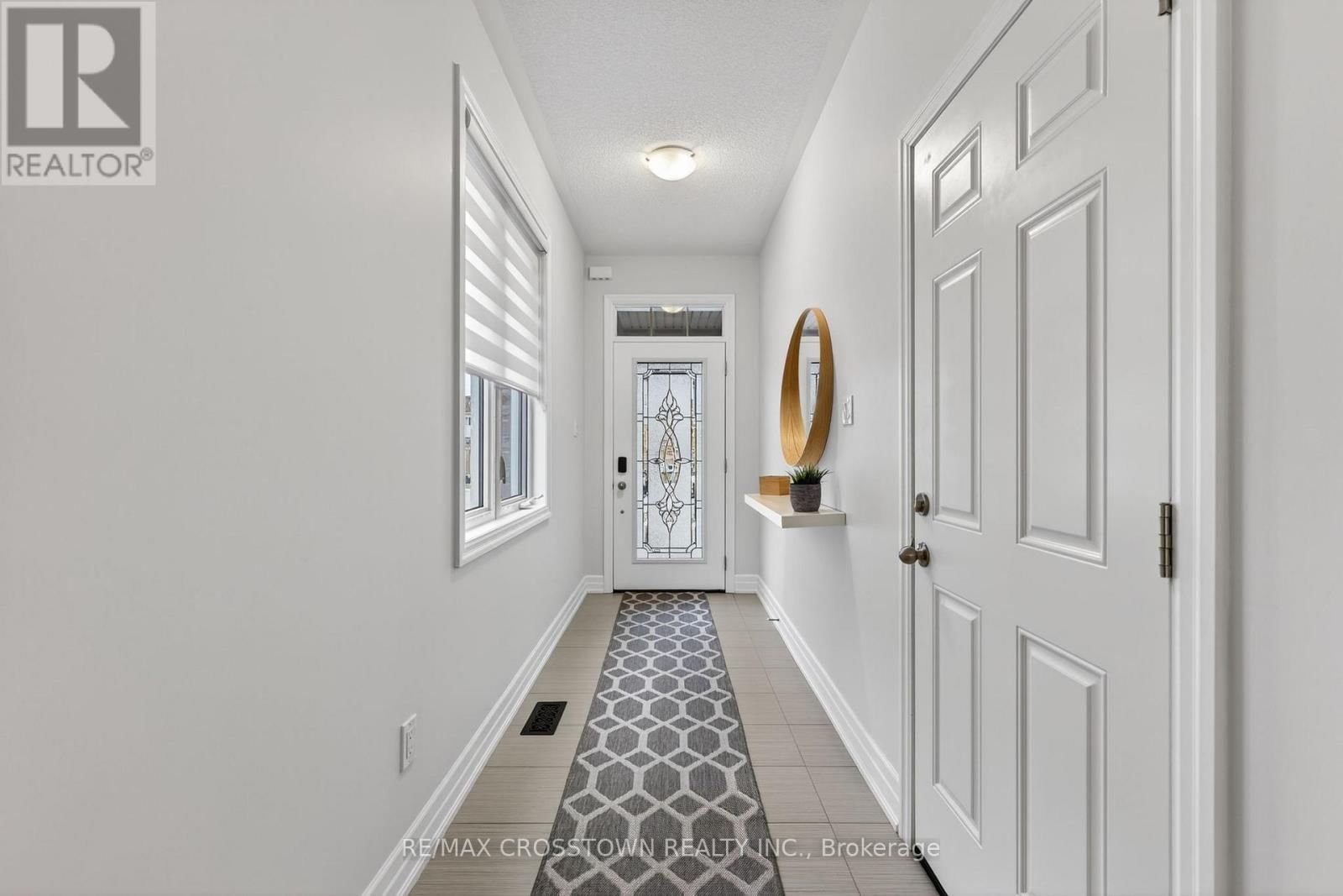 30 HUTTON CRESCENT Image 3