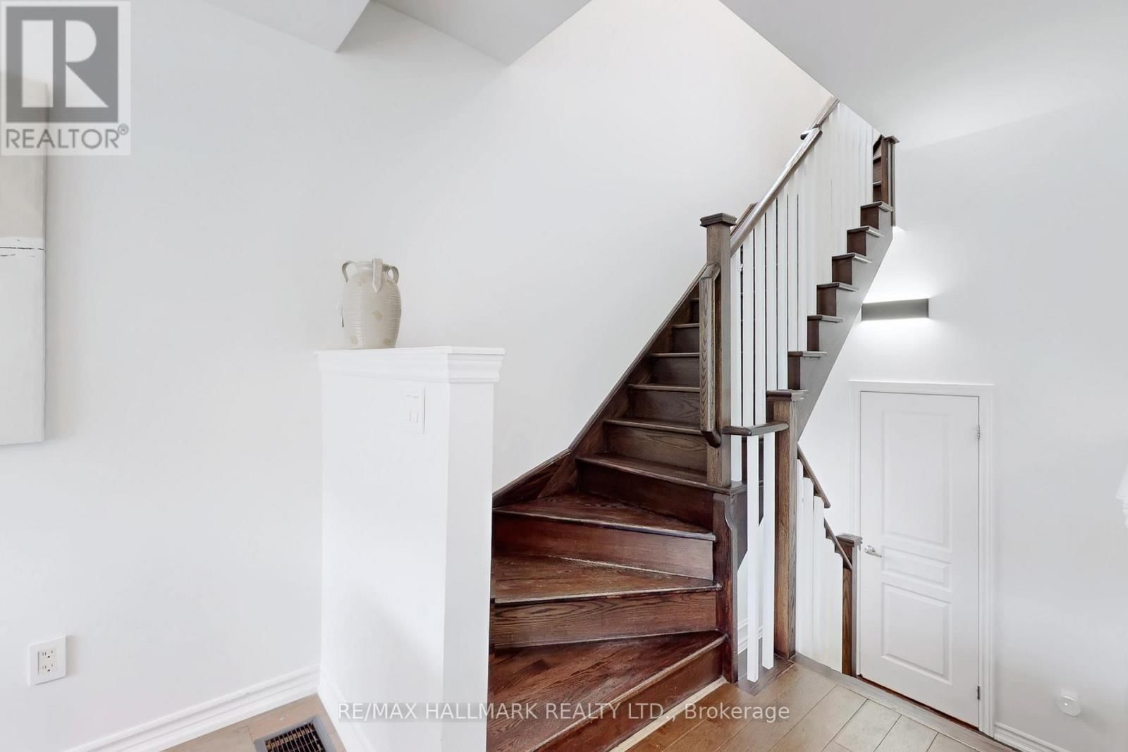 19 WIMSHAW LANE Image 22