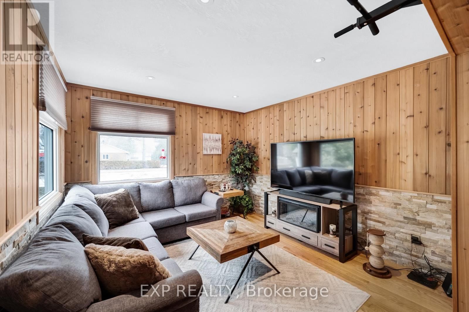 3909 RICHVIEW ROAD Image 16