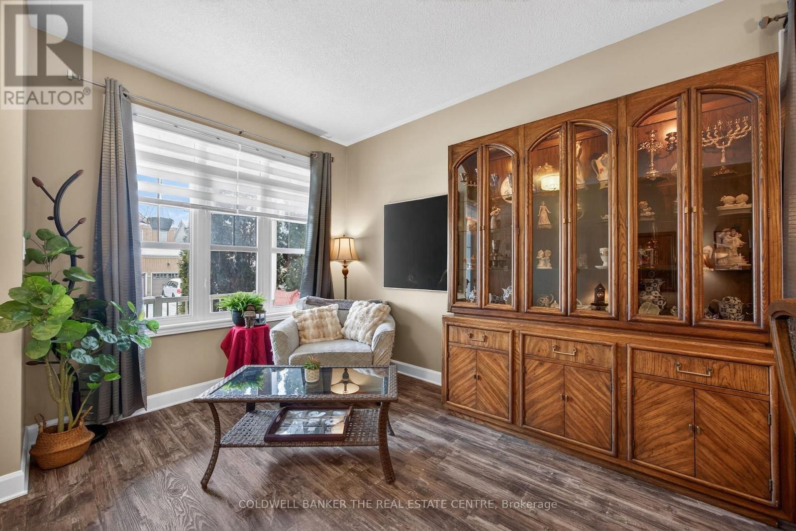 33 BOOTH STREET Image 11