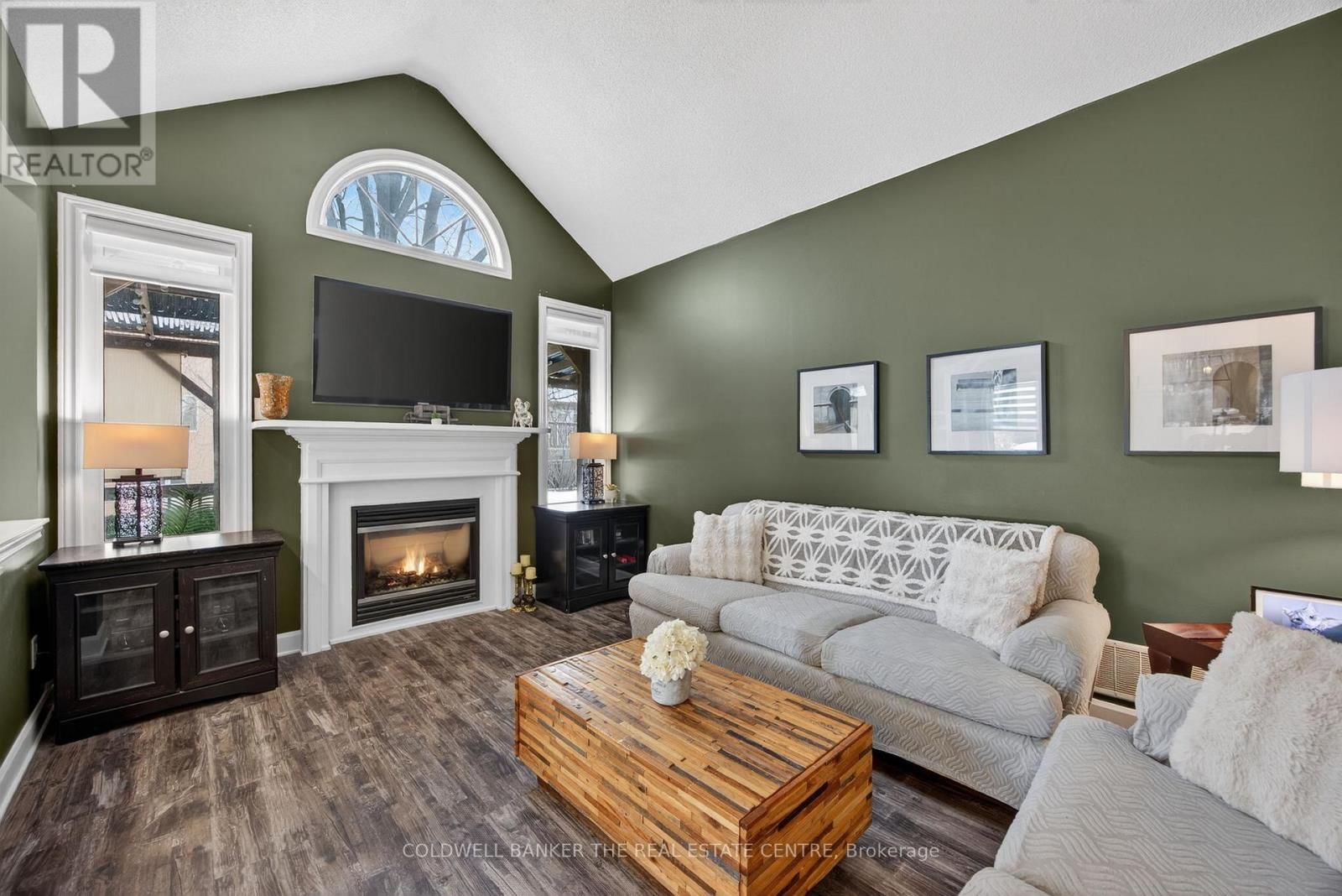 33 BOOTH STREET Image 14