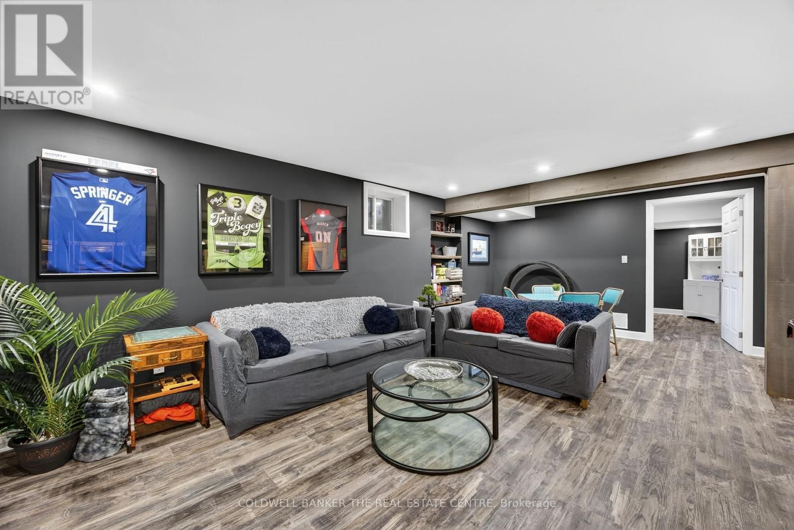 33 BOOTH STREET Image 24