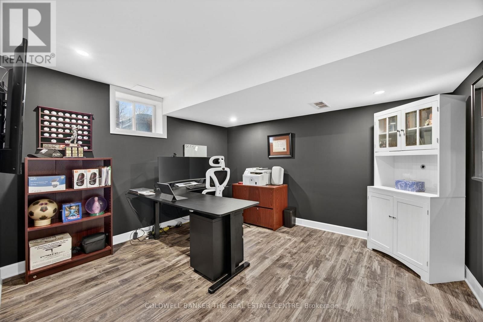 33 BOOTH STREET Image 26