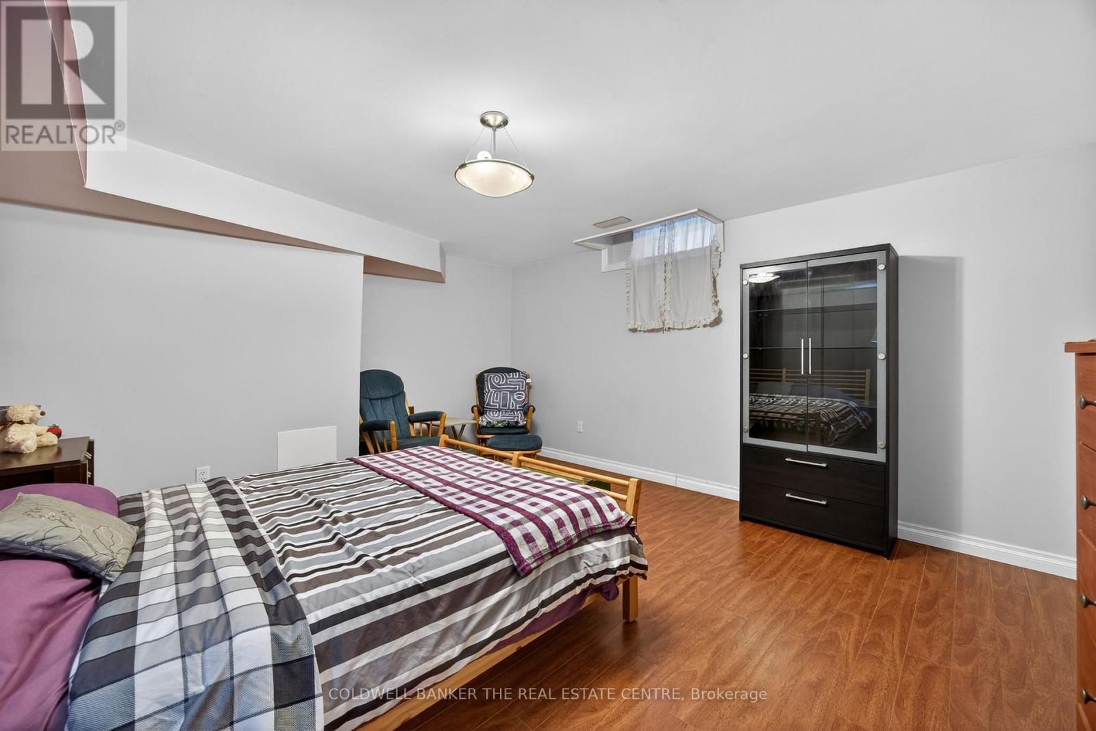 33 BOOTH STREET Image 28