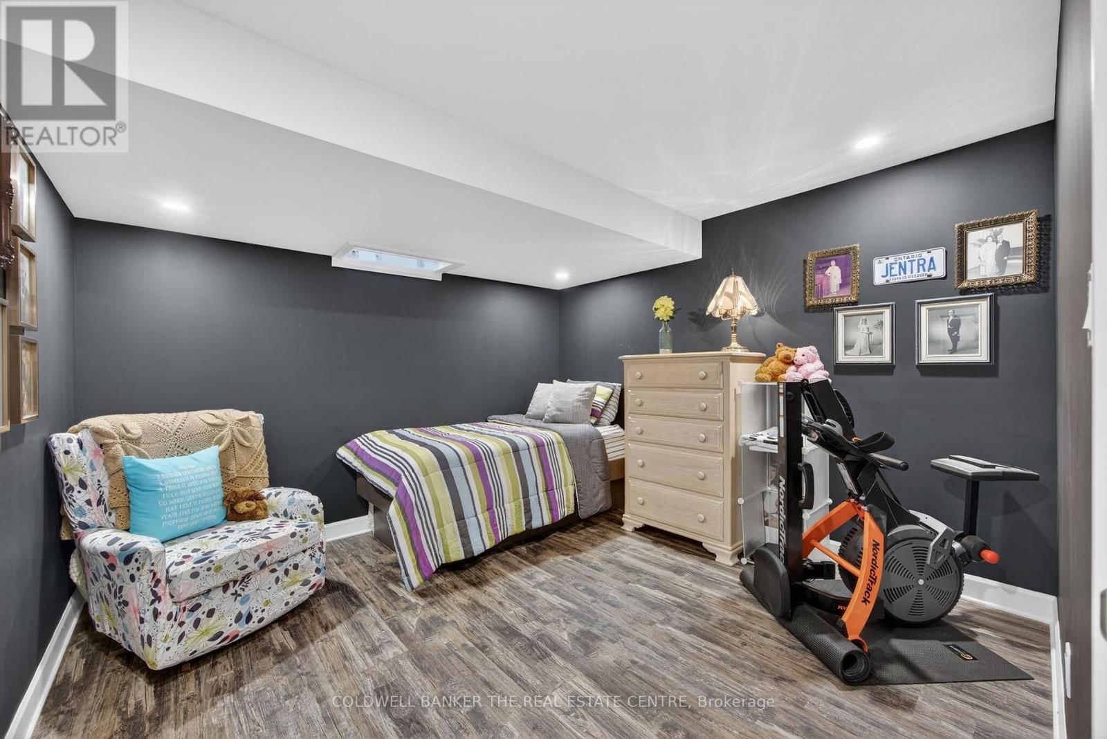 33 BOOTH STREET Image 31