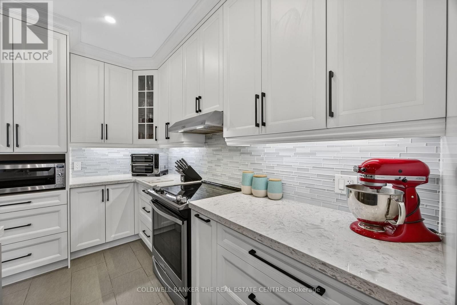 33 BOOTH STREET Image 5