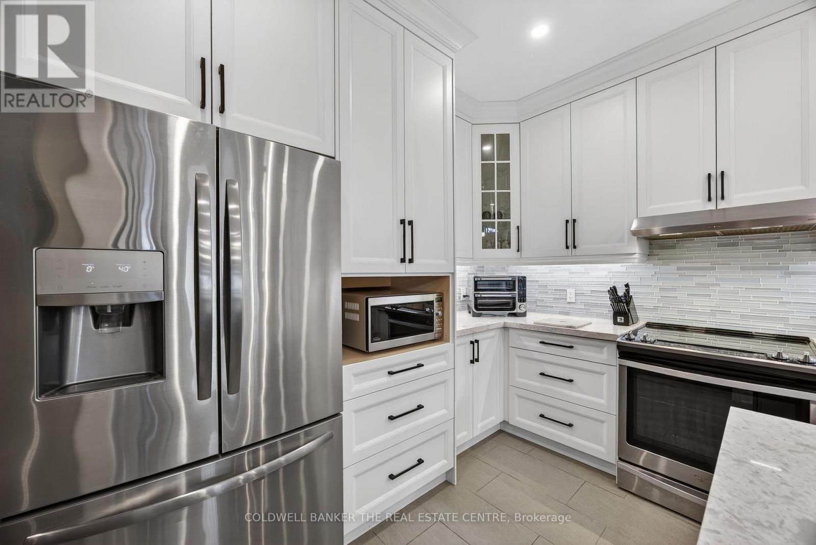 33 BOOTH STREET Image 6