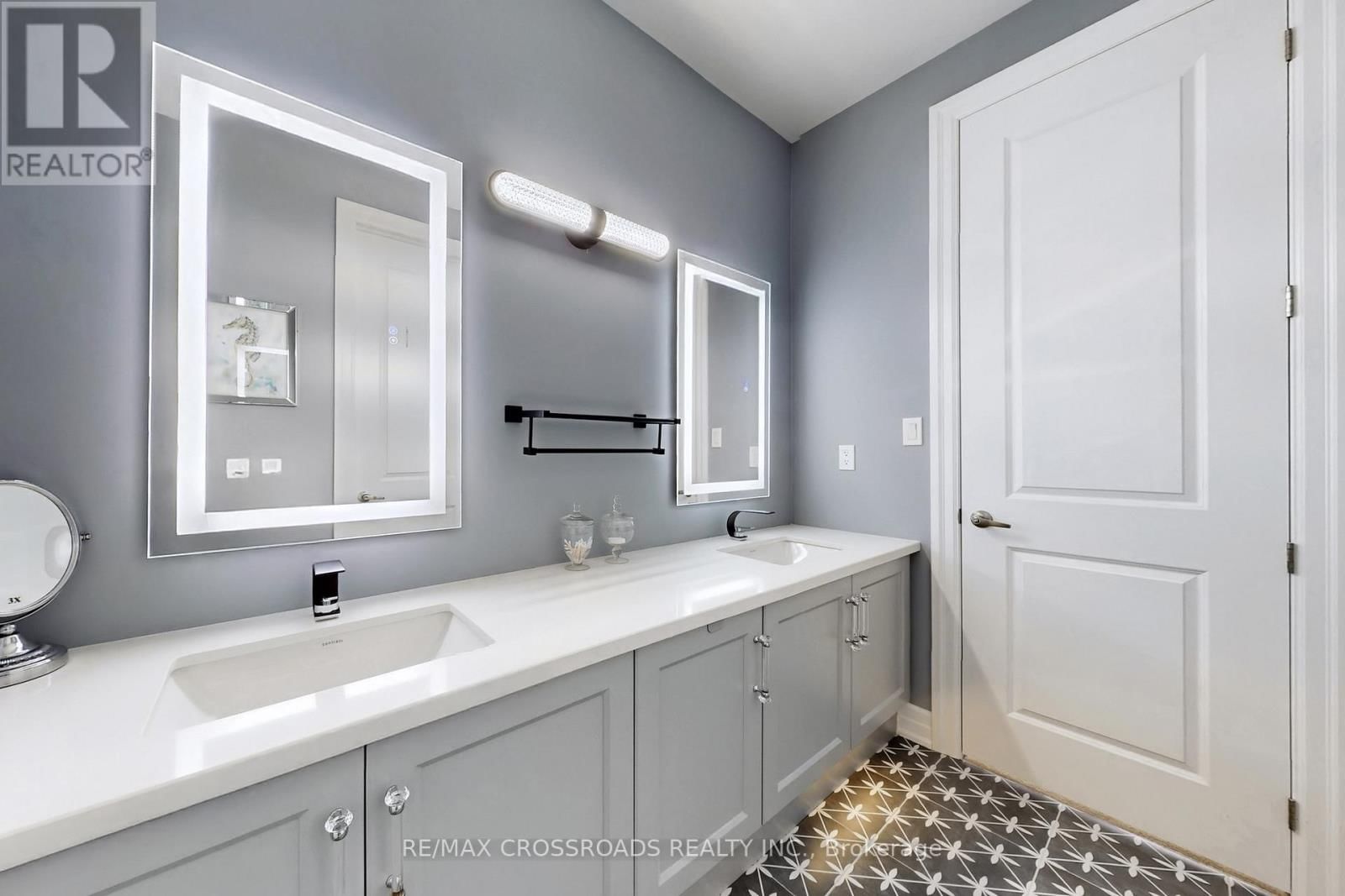 9 KINGKNOLL CRESCENT Image 29