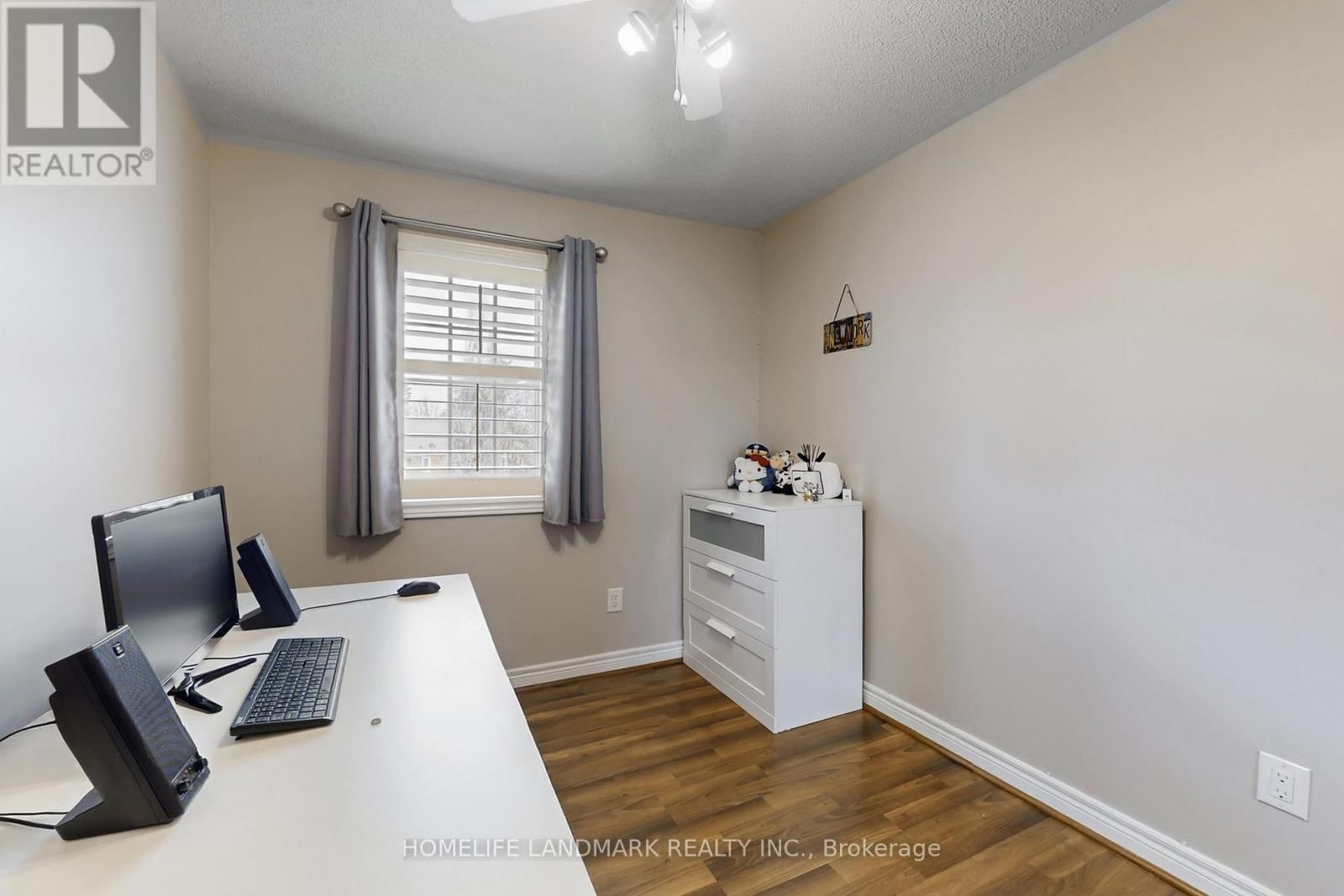 33 MARMILL WAY Image 19