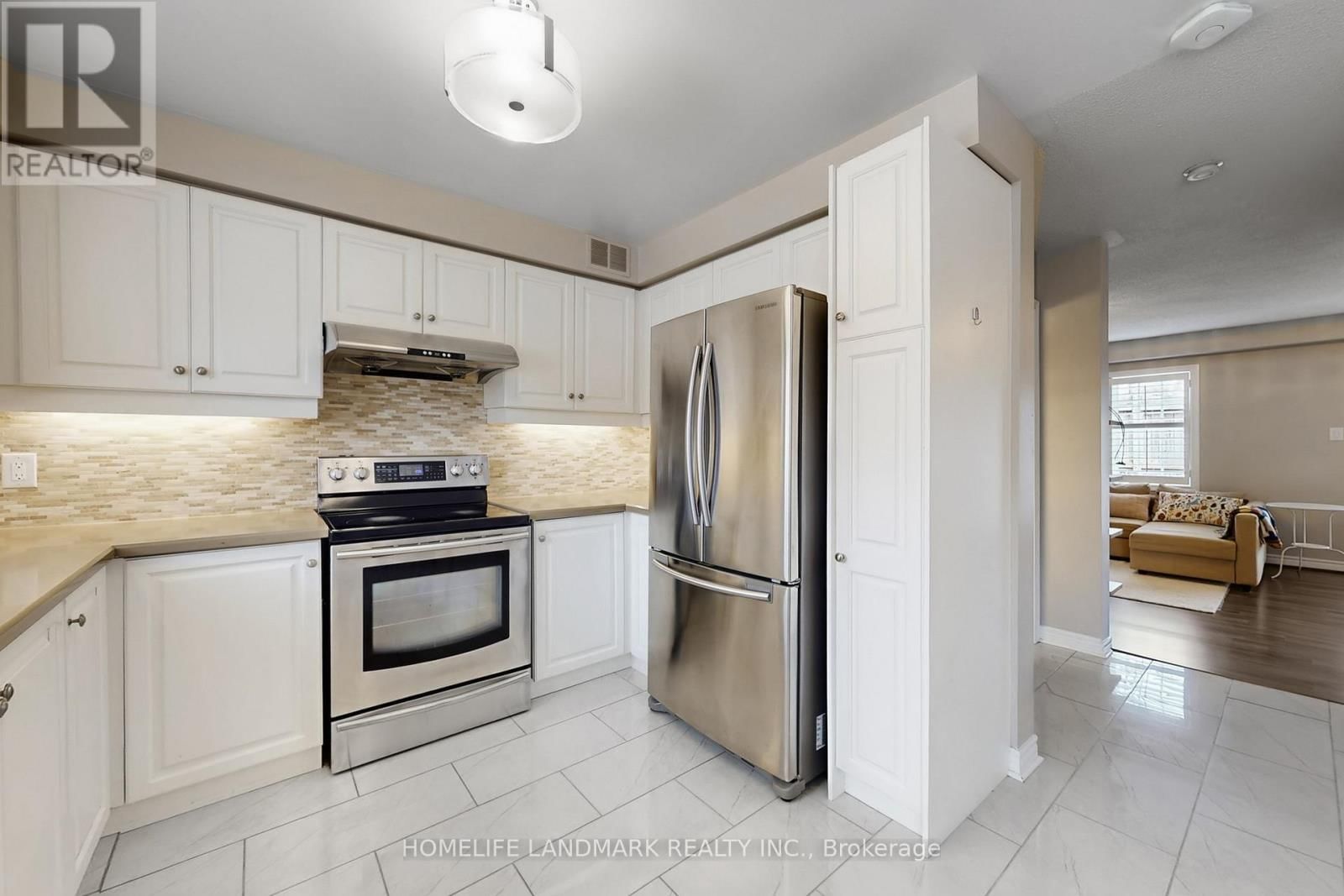 33 MARMILL WAY Image 8