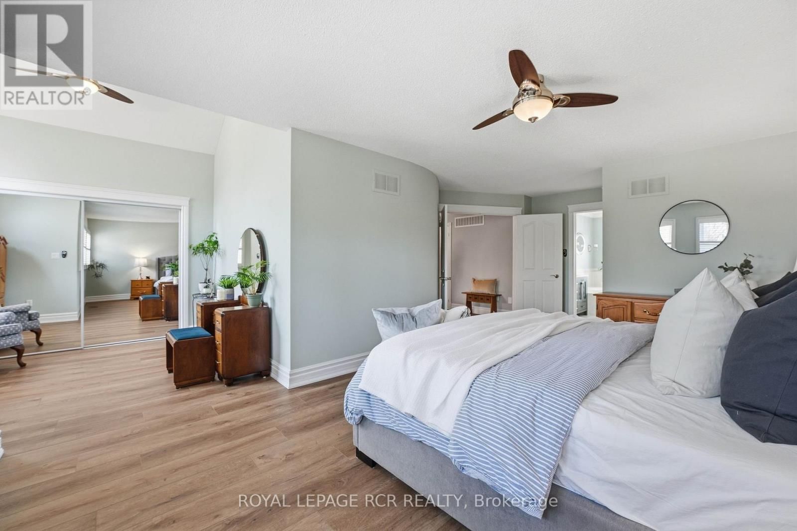 919 SCHAEFFER OUTLOOK Image 24