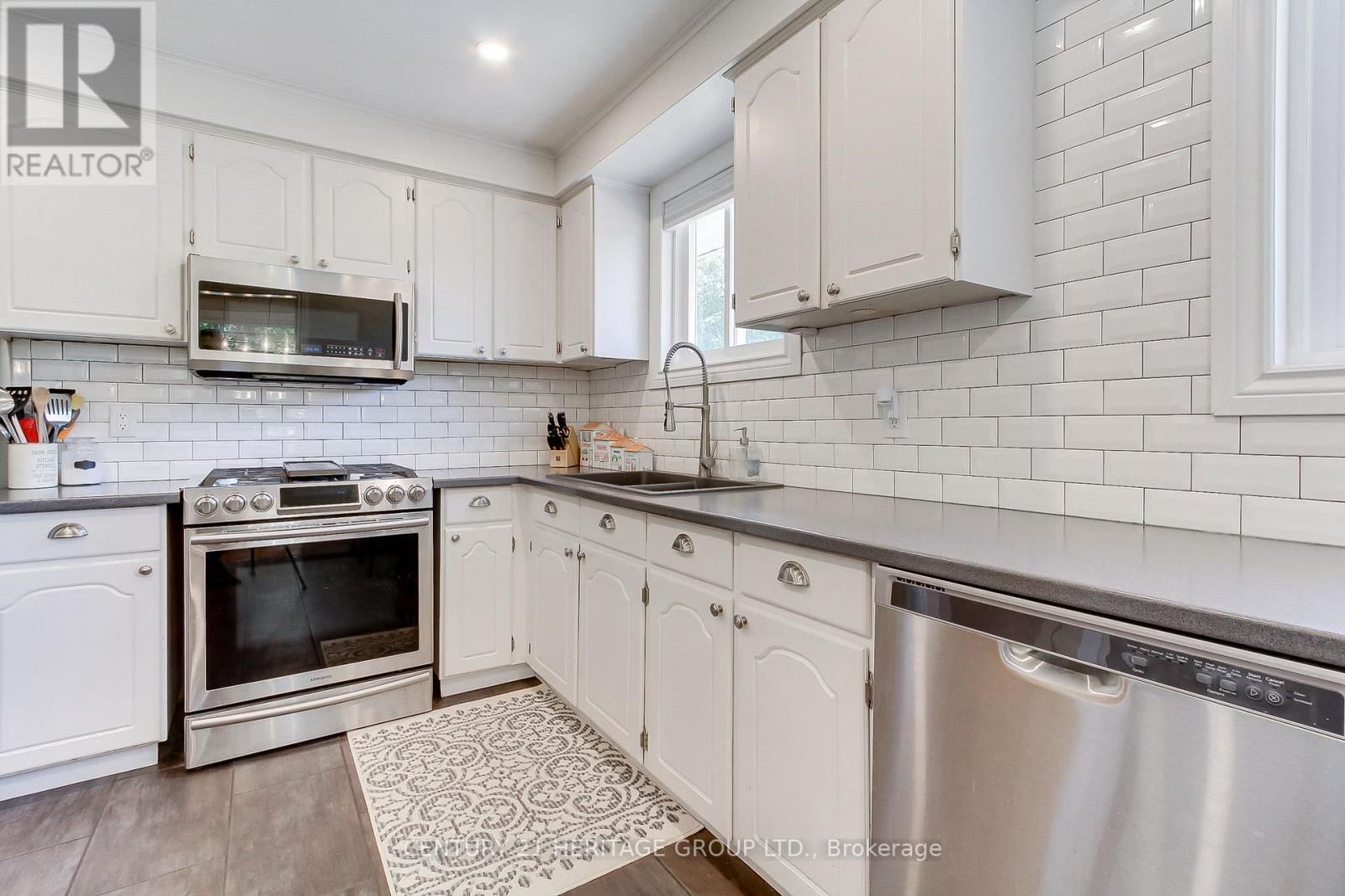 50 MARINE DRIVE Image 13