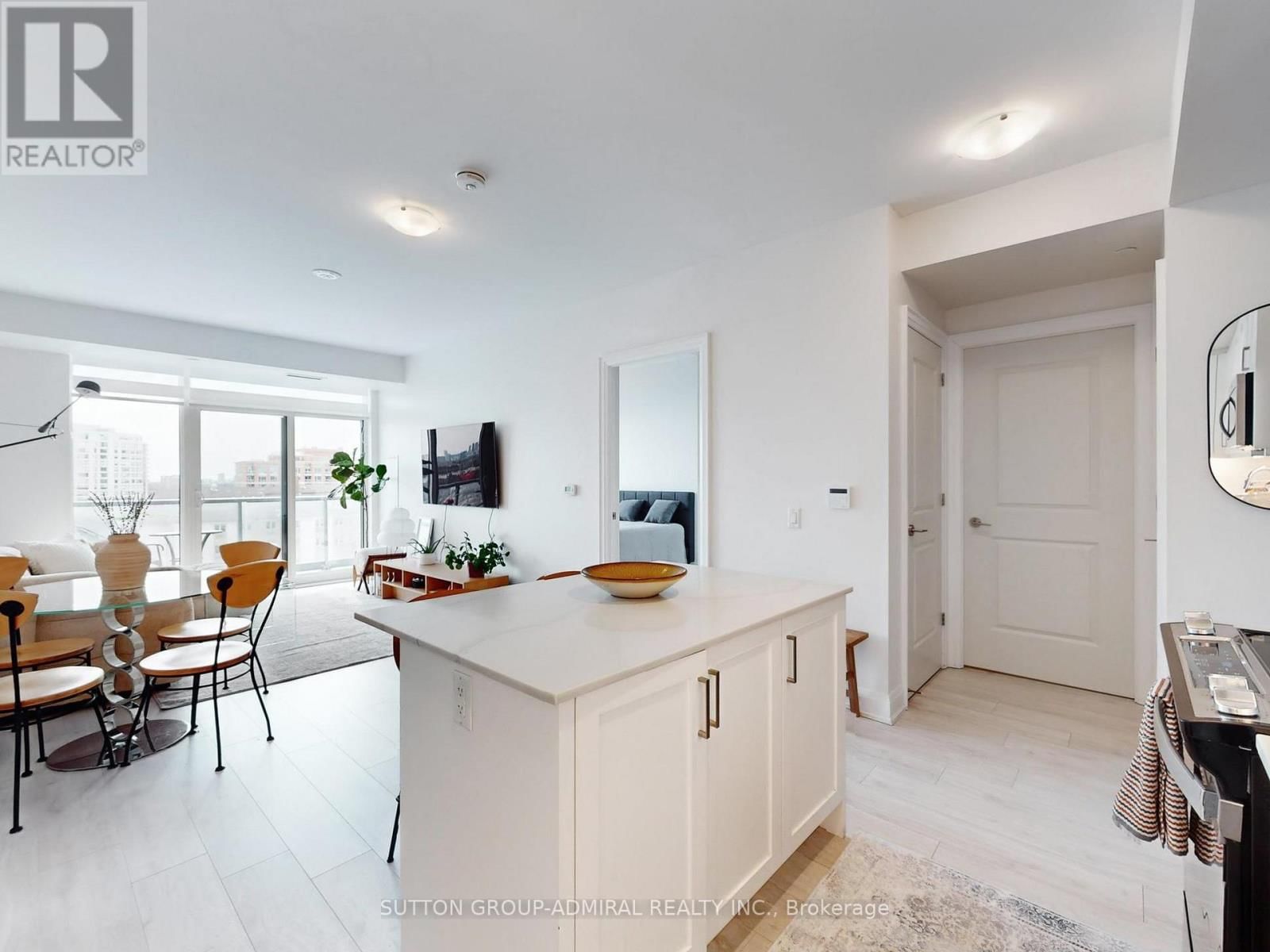 706 - 20 GATINEAU DRIVE Image 10