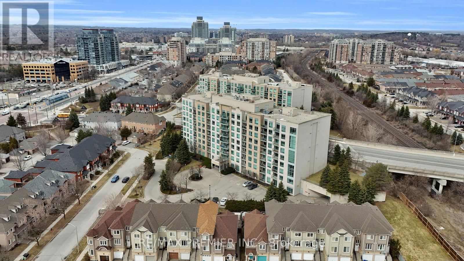 220 - 51 BAFFIN COURT Image 2