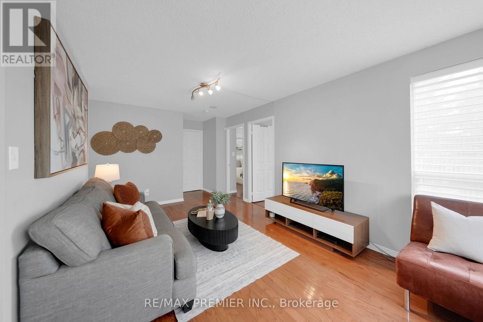 220 - 51 BAFFIN COURT Image 21