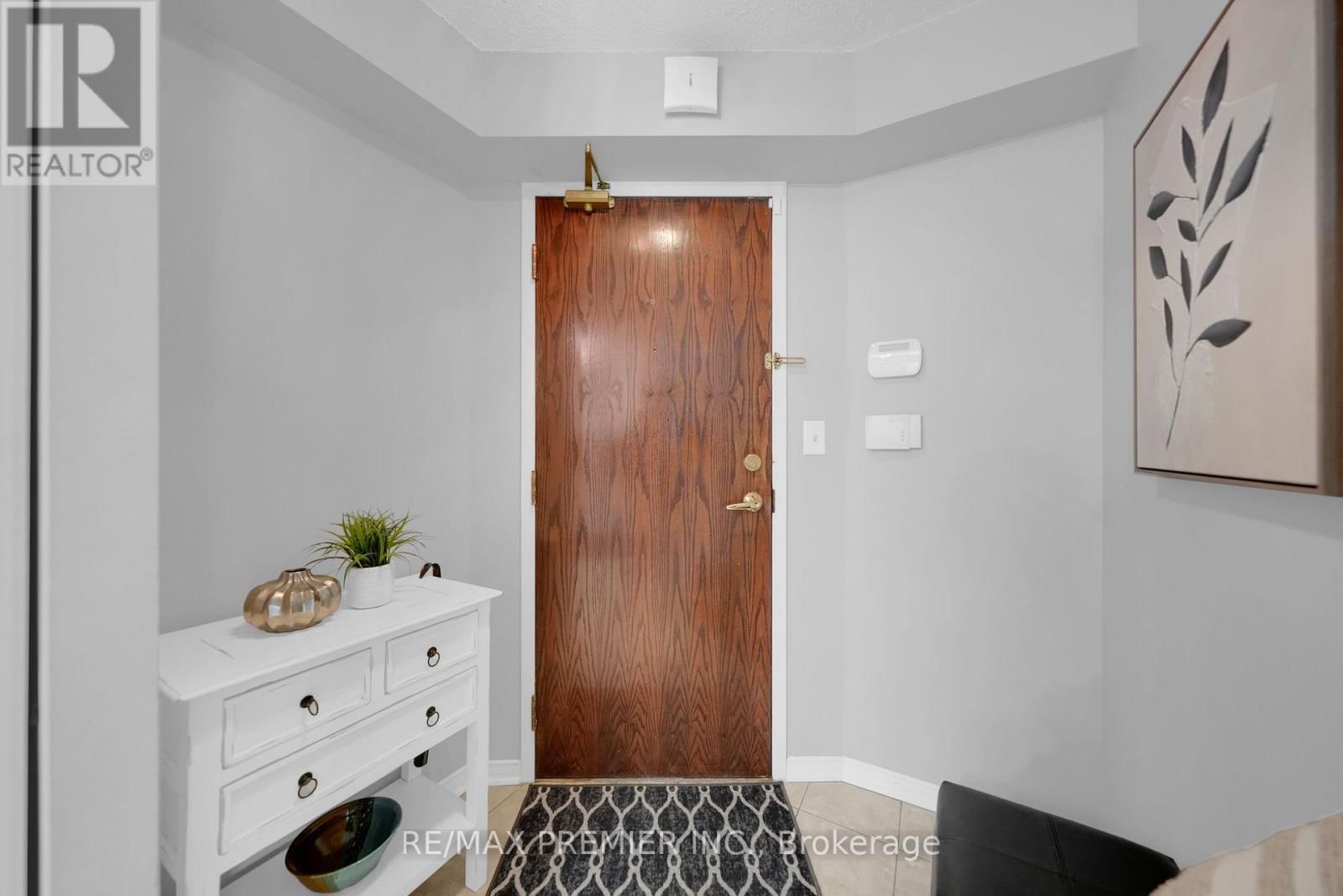 220 - 51 BAFFIN COURT Image 7