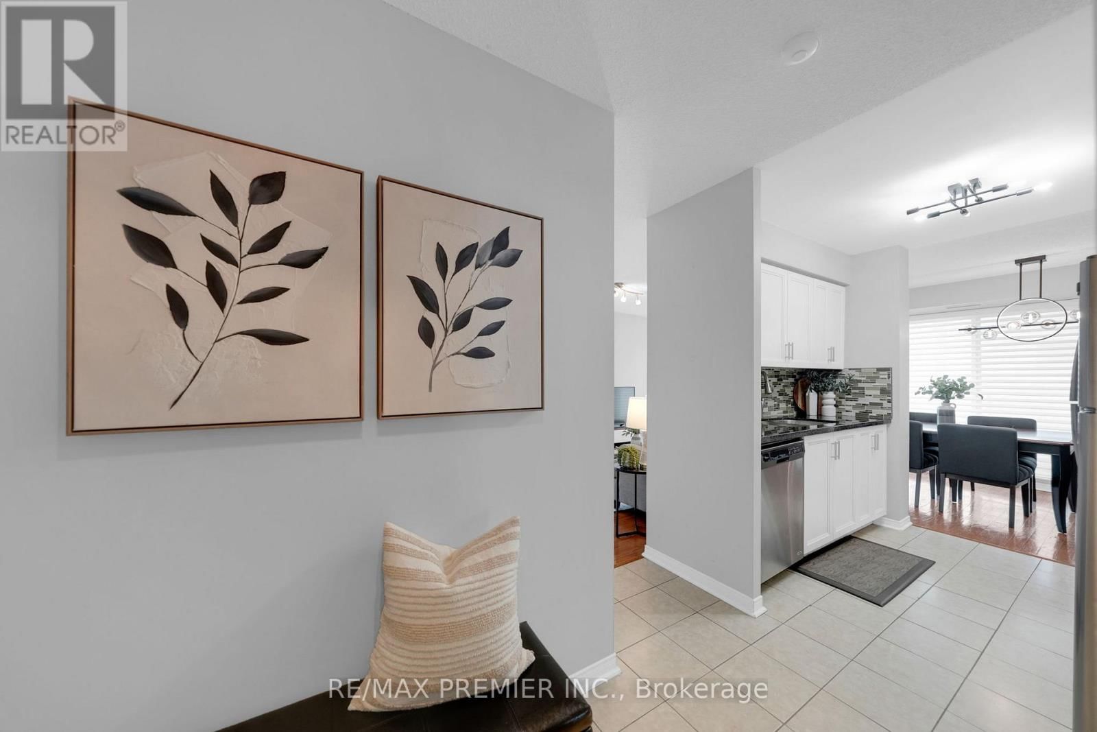 220 - 51 BAFFIN COURT Image 8