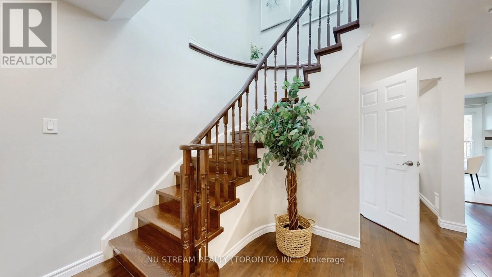 26 TROTHEN CIRCLE Image 22