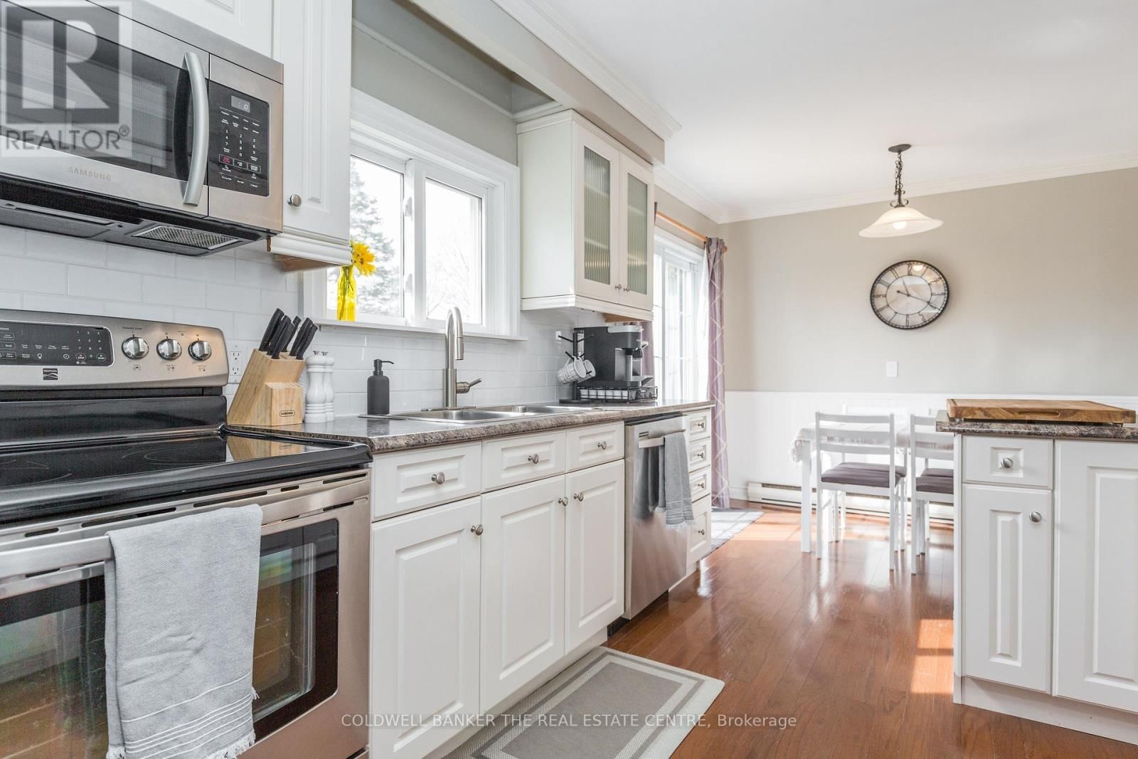 2218 MILDRED AVENUE Image 10