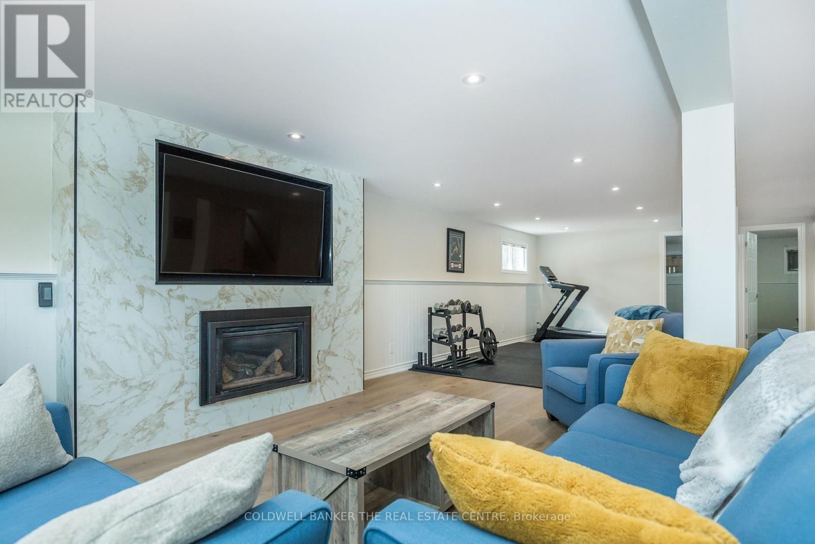 2218 MILDRED AVENUE Image 25