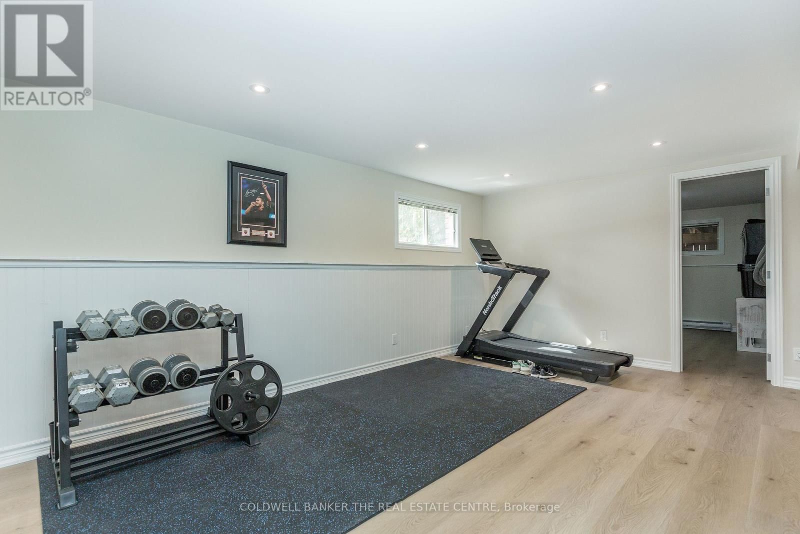 2218 MILDRED AVENUE Image 28