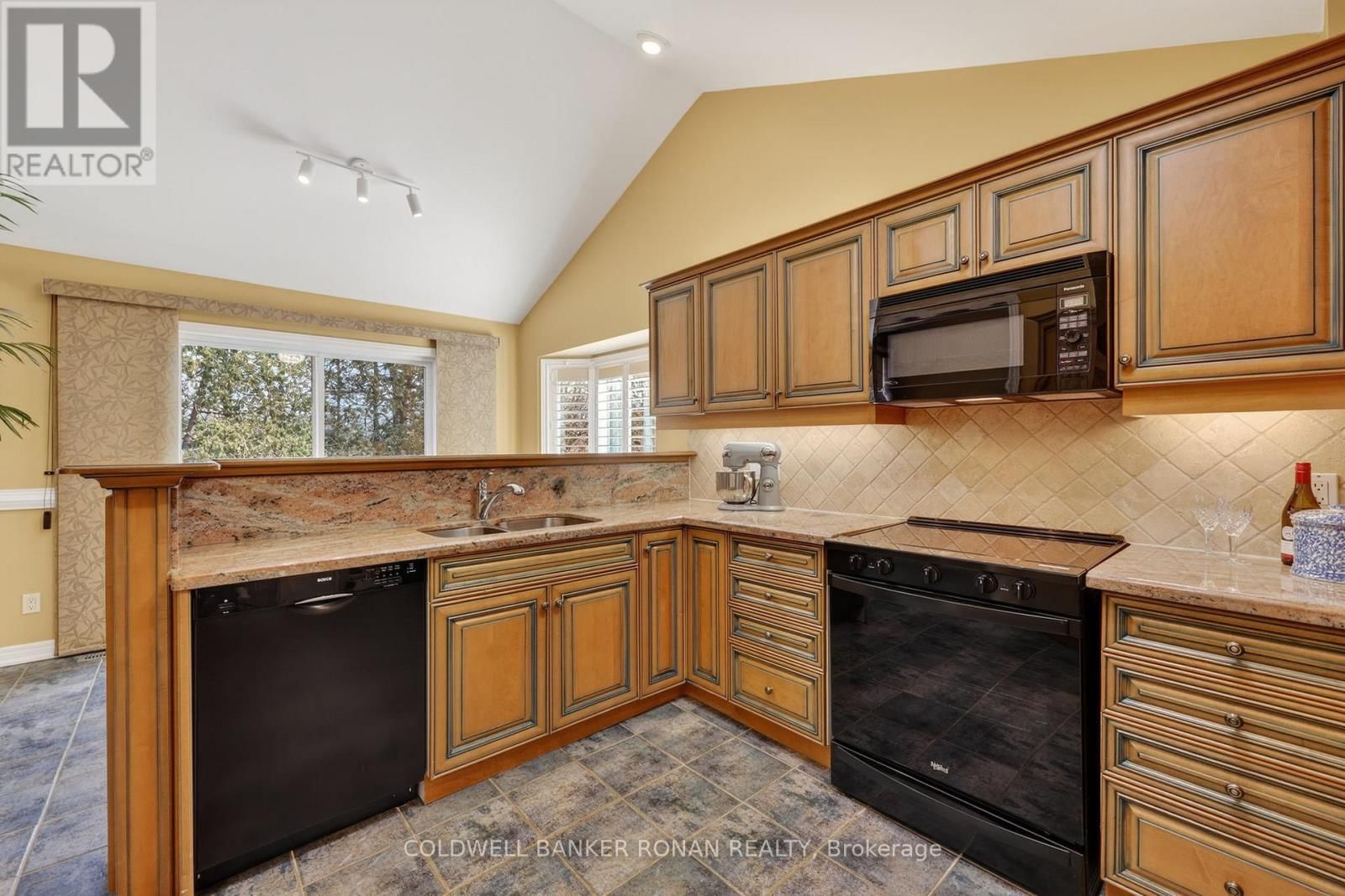 19 BELLA VISTA TRAIL Image 17