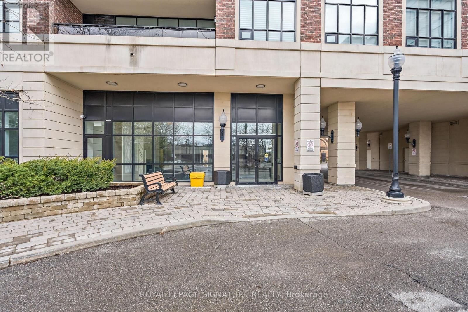 220 - 2396 MAJOR MACKENZIE DRIVE WEST Image 2