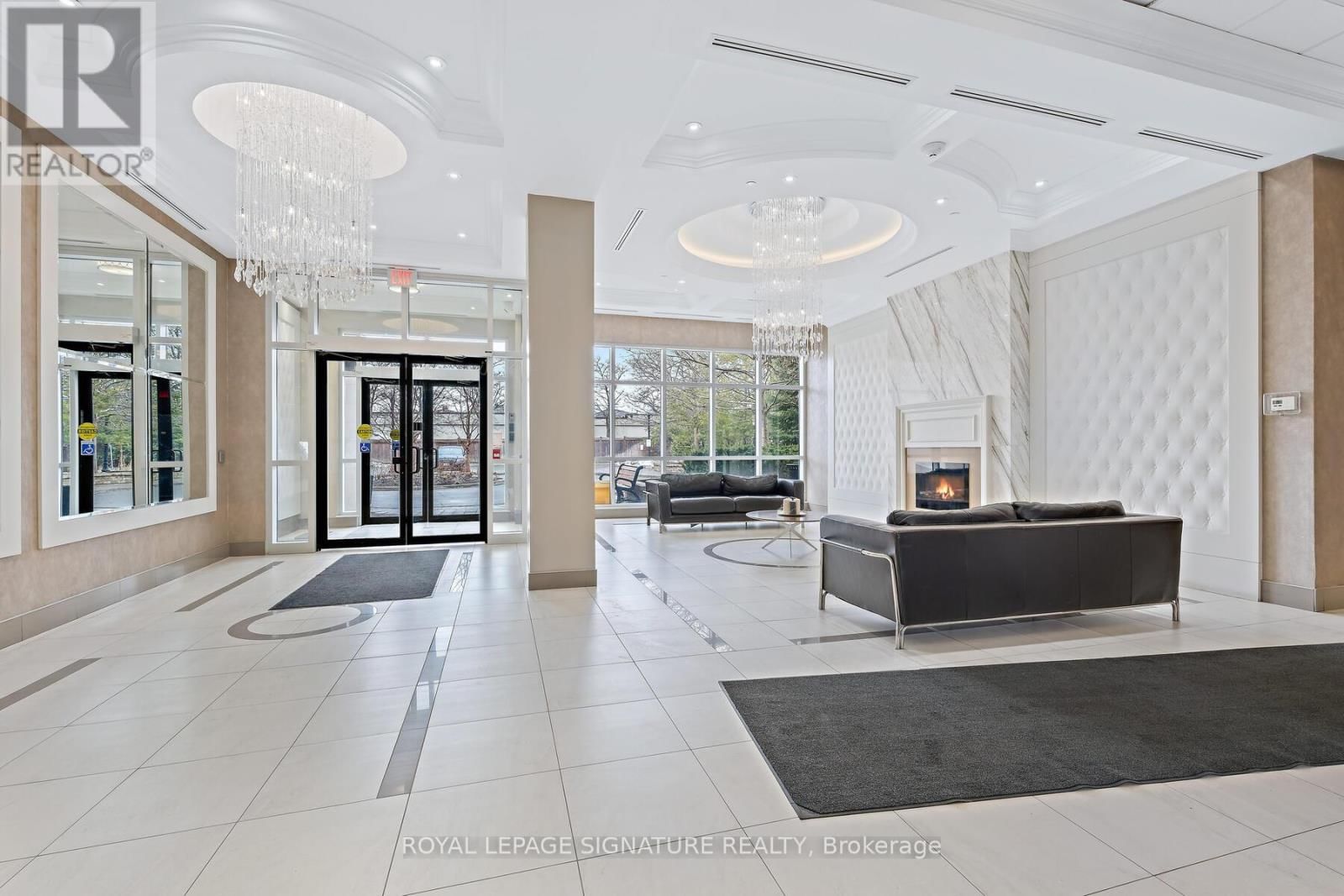 220 - 2396 MAJOR MACKENZIE DRIVE WEST Image 3